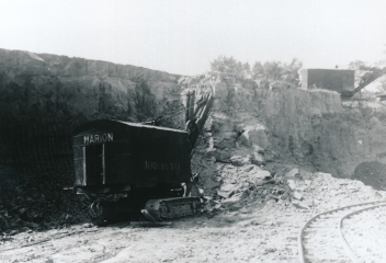 Shale mine, Alton Brick Co., Maryland Heights, Missouri.