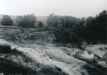 Shale mine, Alton Brick Co., Maryland Heights, Missouri.