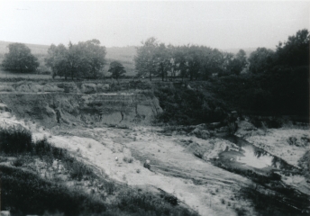 Shale mine, Alton Brick Co., Maryland Heights, Missouri.