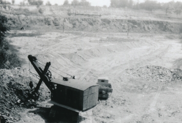 Shale mine, Alton Brick Co., Maryland Heights, Missouri.