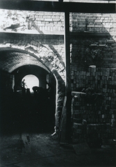 Setting brick in rectangular kilns, Alton Brick Co., Maryland Heights, Missouri.