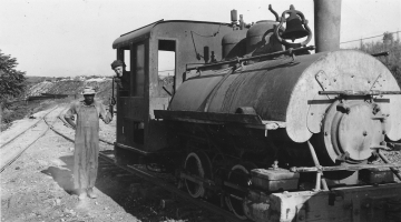 Earl Rickard and his switchman at Laclede-Christy