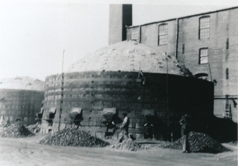 Round down-draft kilns, Evens & Howard Sewer Pipe Co.