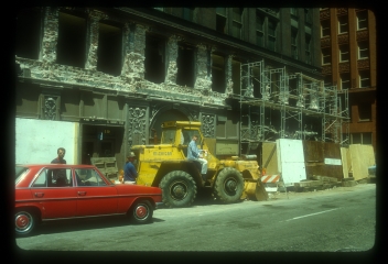 LincolnTrust_1983_p5_slide19_17