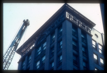 LincolnTrust_1983_p13_slide13_37