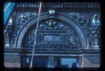 LincolnTrust_1983_p13_slide7_35