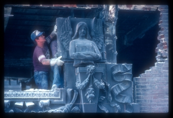 LincolnTrust_1983_p16_slide3_42