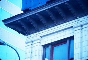 Cornice brackets