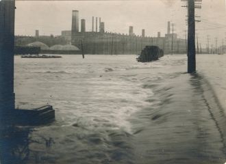 Evens & Howard with River Des Peres flooding