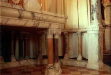 StAnnChurchShrine_1992_p2_neg34_26